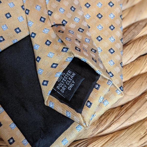 [2/$20] NWT Men's - Necktie - Gold Foulard - Picture 4 of 4